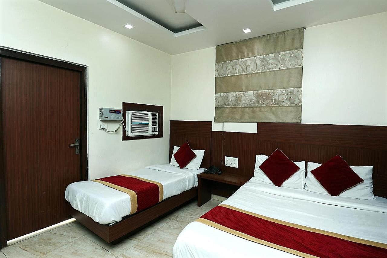Deluxe Room ( Triple Bed )