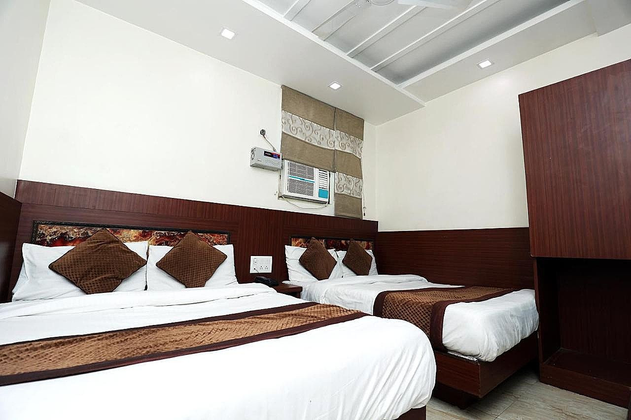 Deluxe Room ( Triple Bed )