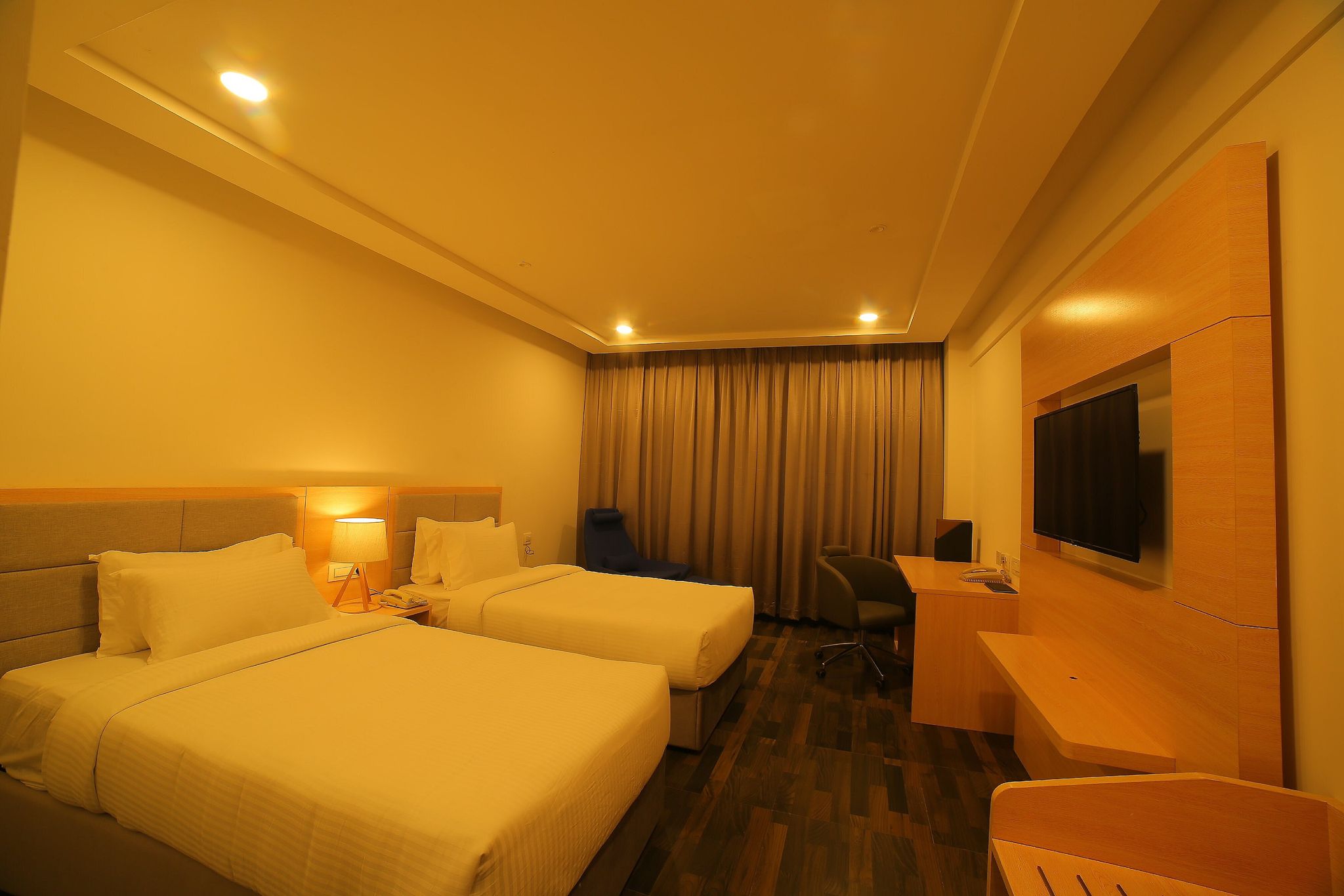 Bay View Hotel DELUXE - City View - Twin Bed Room