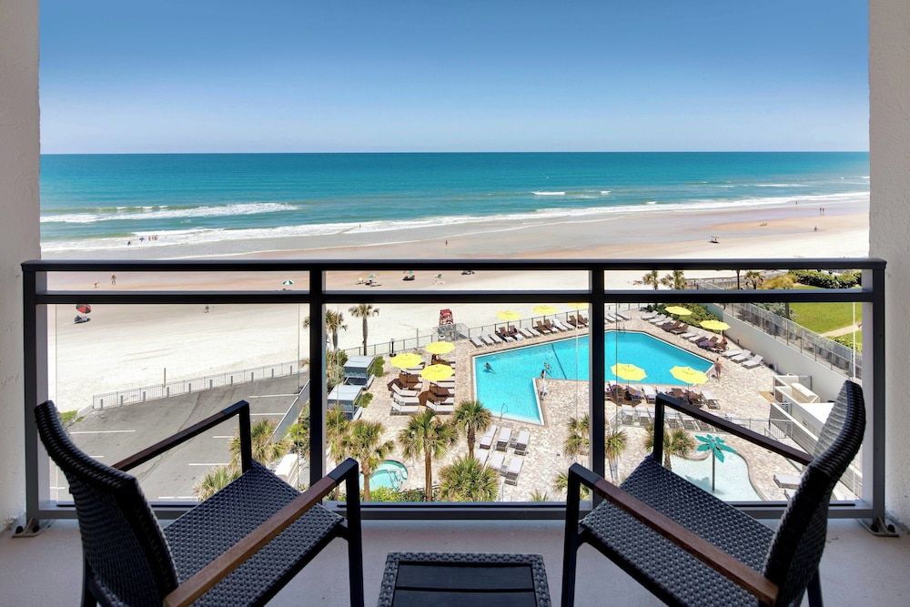 Room, 1 King Bed, Balcony, Oceanfront (Hearing Accessible)