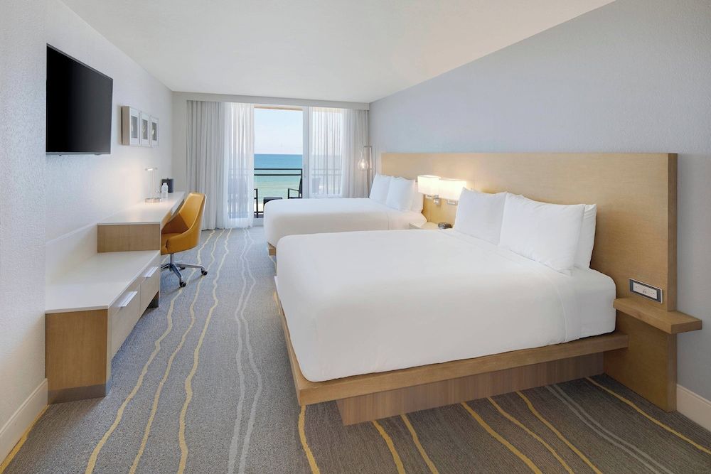 Room, 2 Queen Beds, Balcony, Oceanfront (Hearing Accessible)