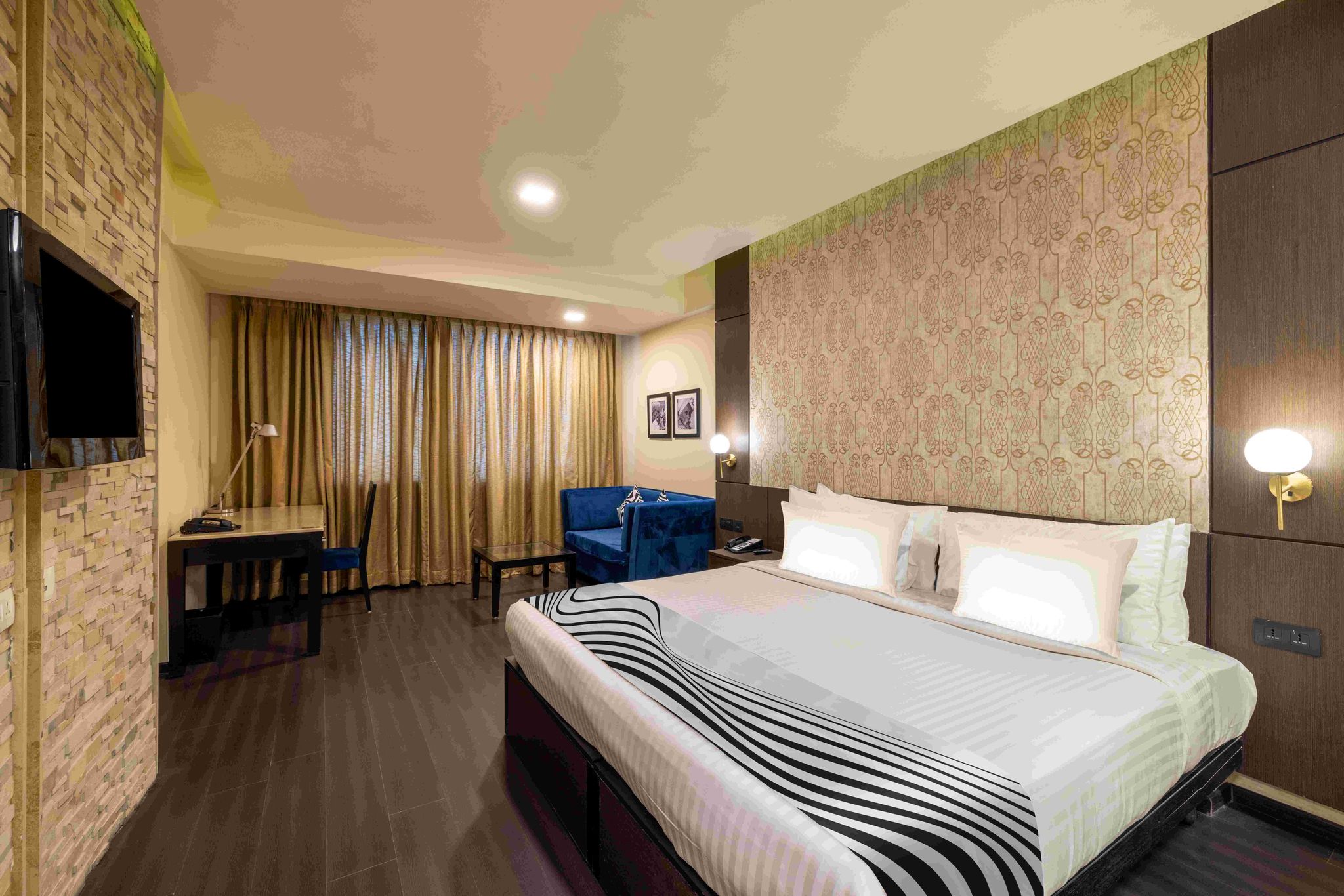 Sunday Hotel Jaipur Deluxe Room 7