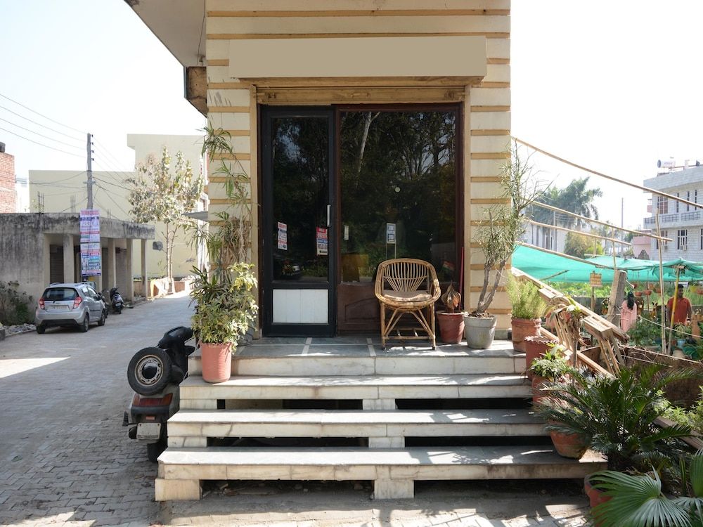 undefined OYO 36054 Nanda Lodge