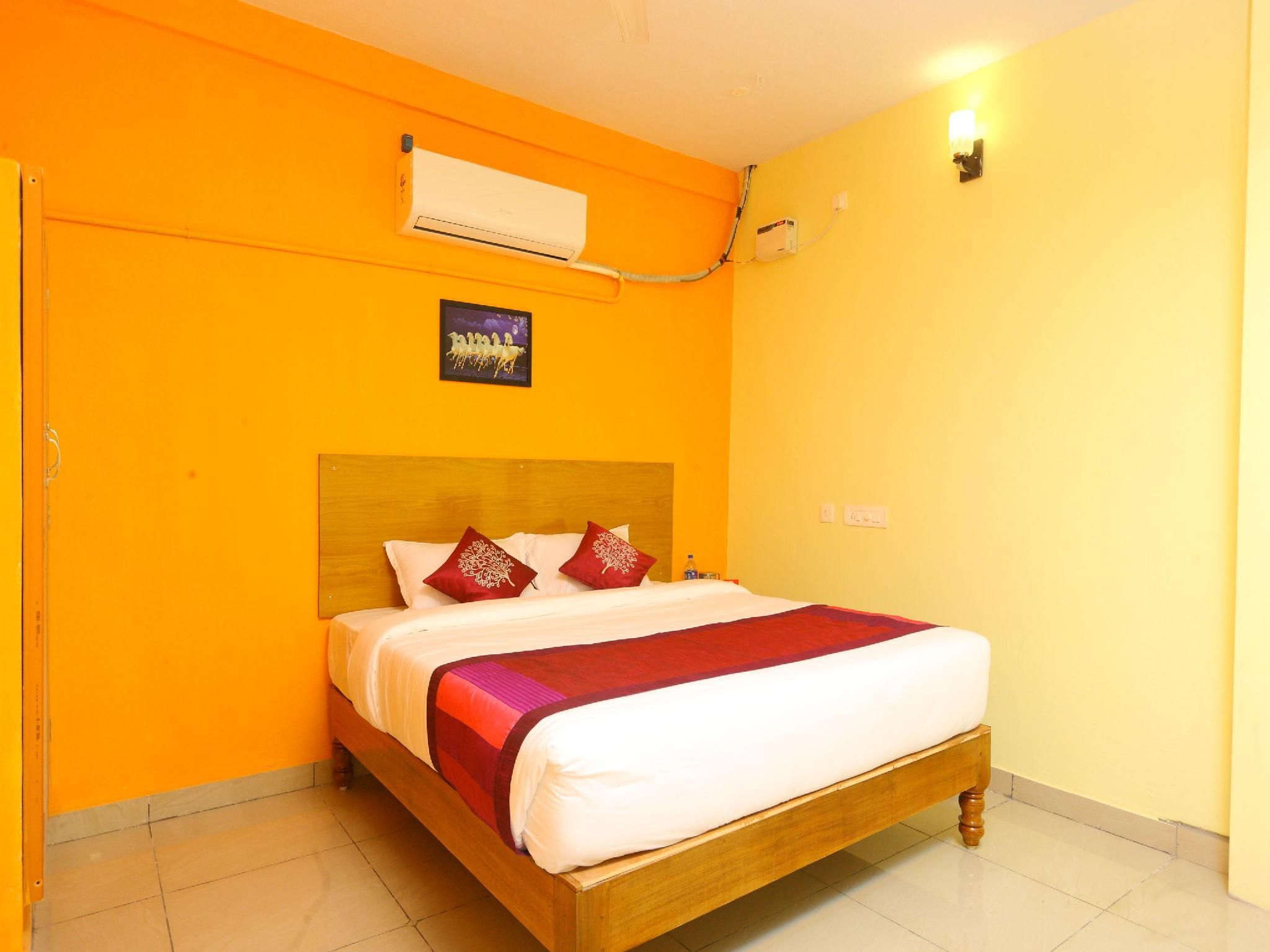 Hotel O Thavalakuppam Bus Stand Formerly Le Sai Classic Room 4