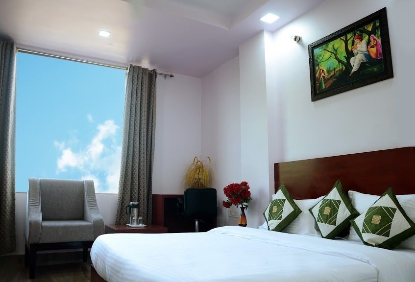 Deluxe AC Room with Work Desk