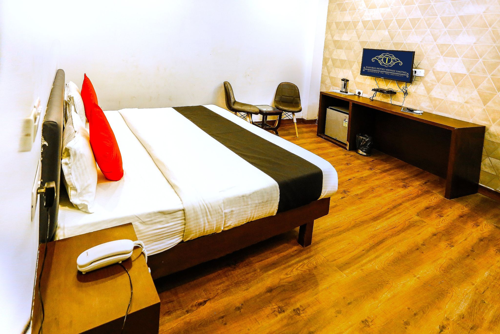 Super Deluxe Room With Mini Fridge