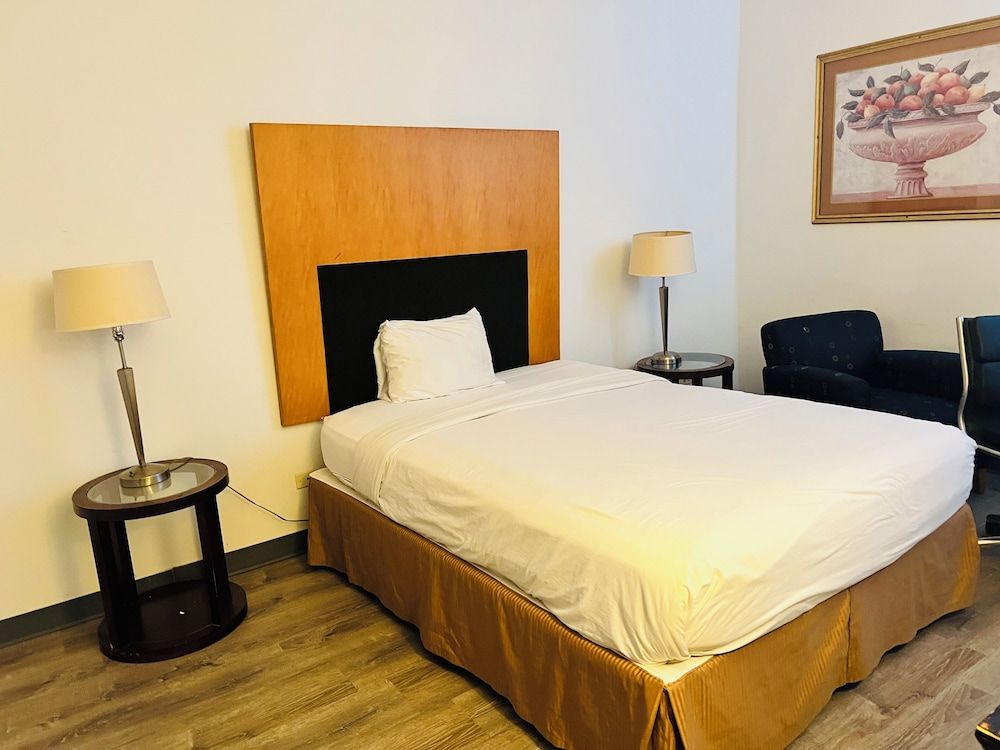Room, 1 King Bed, Accessible Bathtub, Non Smoking