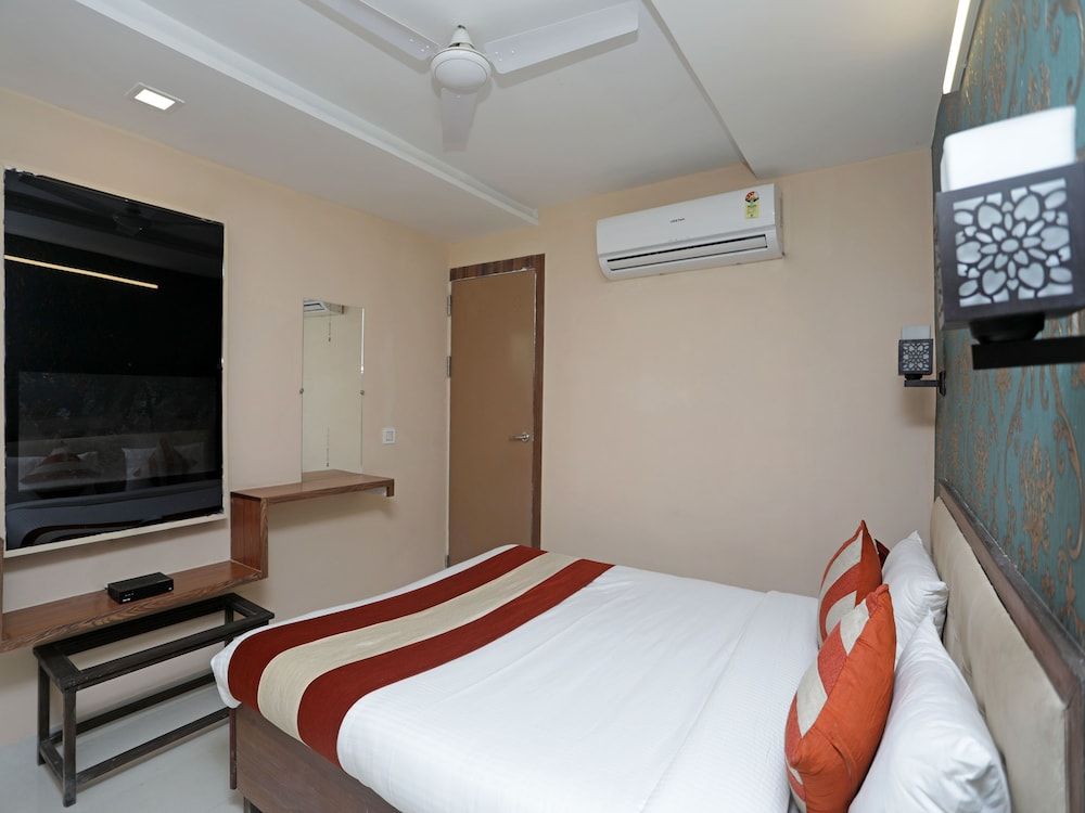 undefined OYO 13134 Grand Regency 3