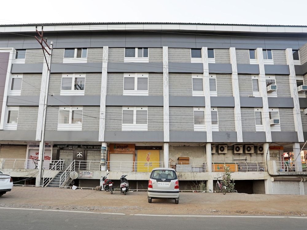 undefined OYO 13134 Grand Regency 2