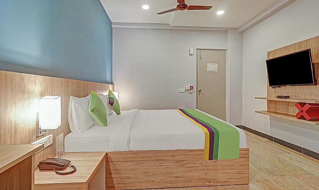 Richmond Residency Deluxe Double Room 3