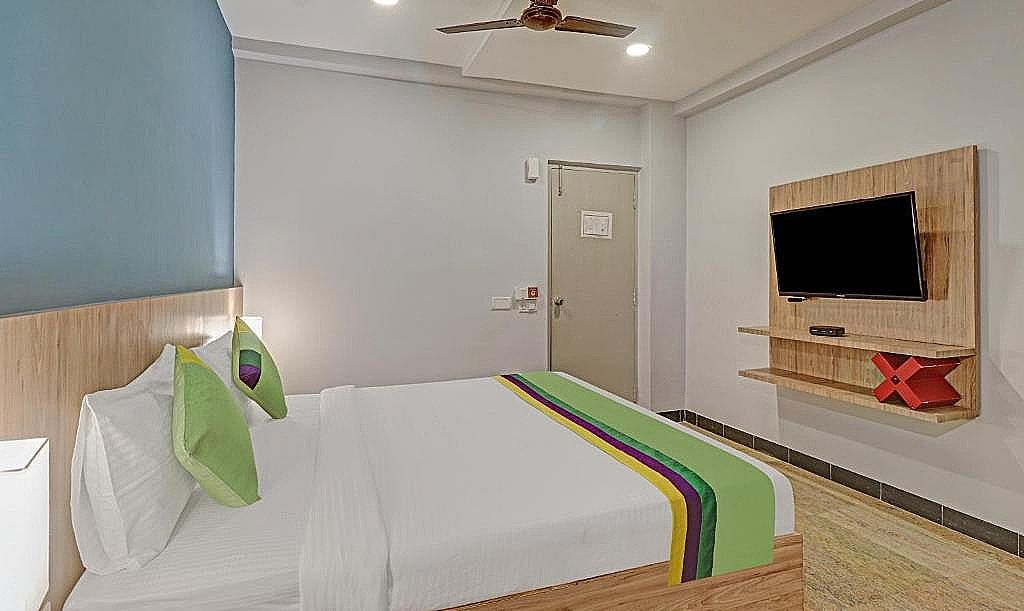 Richmond Residency Deluxe Double Room 2