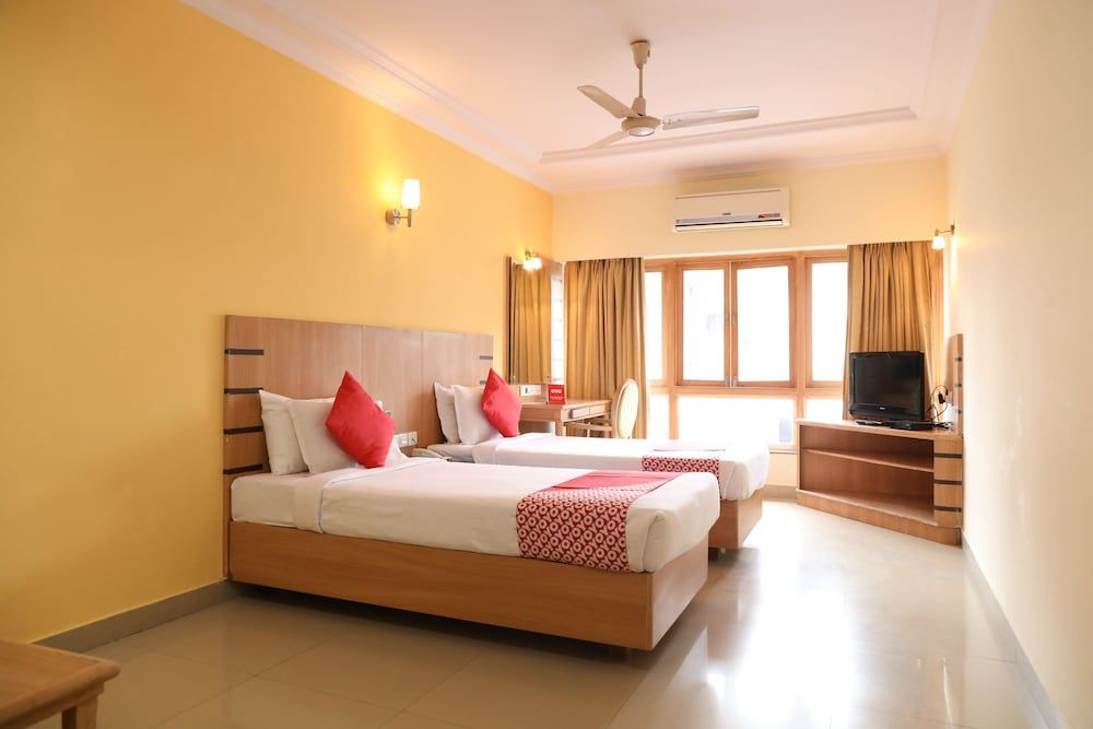 OYO 16260 Hotel Sunny International Double or Twin Room 8