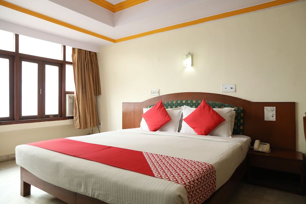 OYO 16260 Hotel Sunny International Double or Twin Room 3