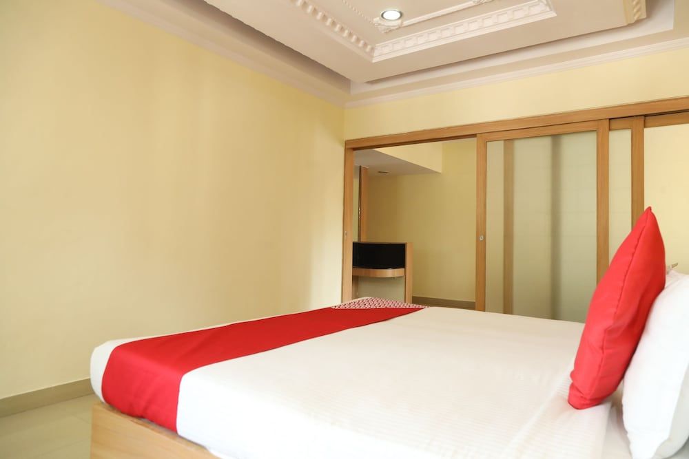 OYO 16260 Hotel Sunny International Double or Twin Room 5