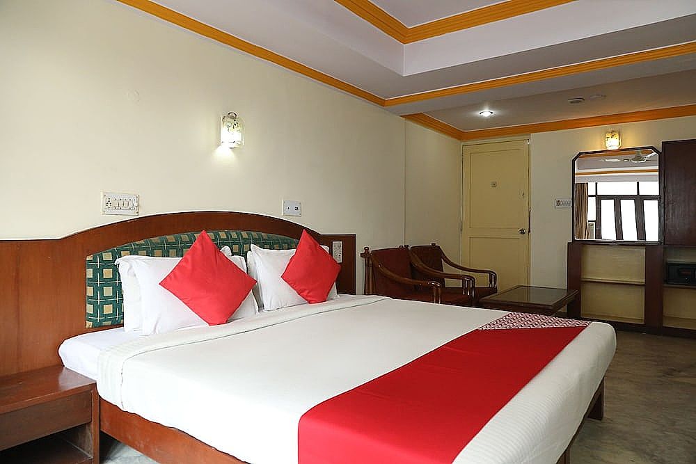 undefined OYO 16260 Hotel Sunny International 10