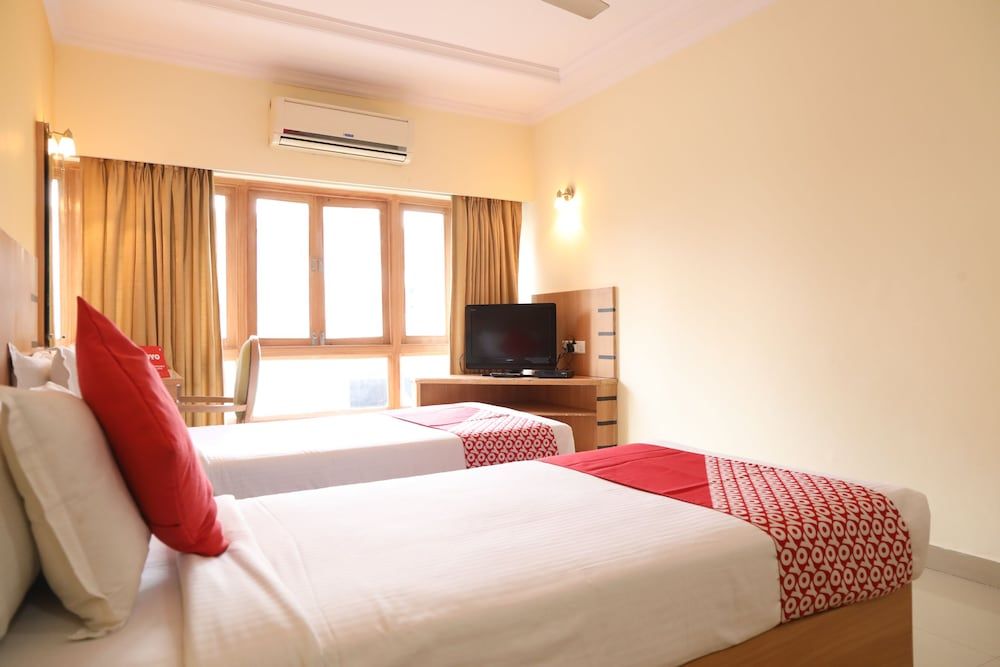 OYO 16260 Hotel Sunny International Double or Twin Room
