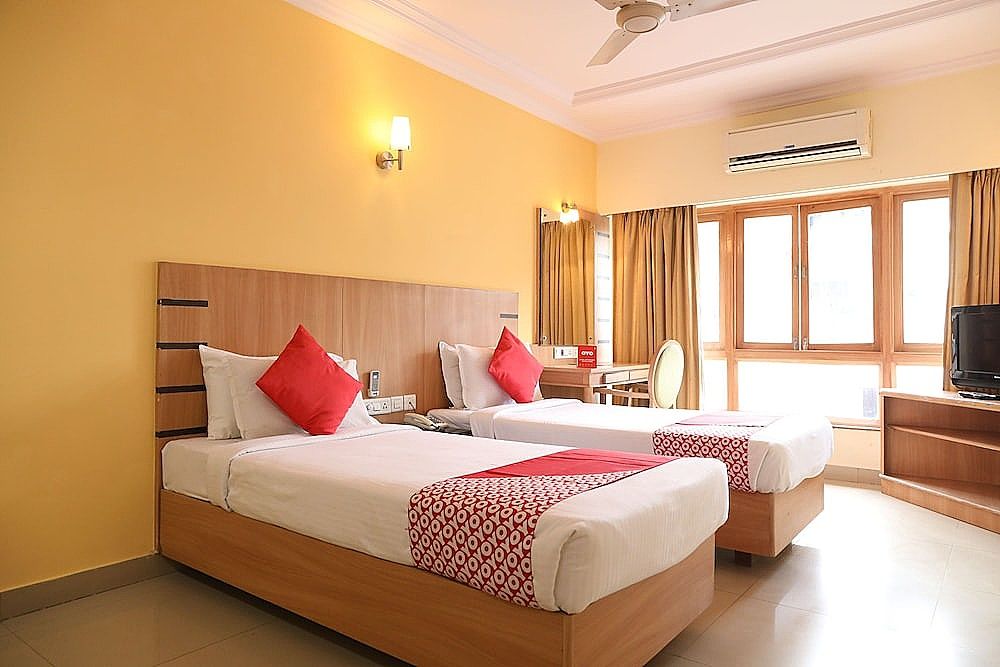 undefined OYO 16260 Hotel Sunny International 5