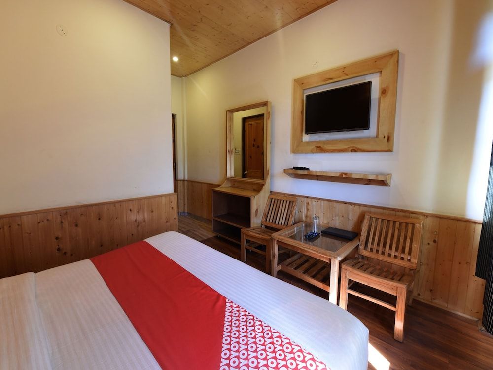 OYO 23604 Parth Regency Standard Room 5