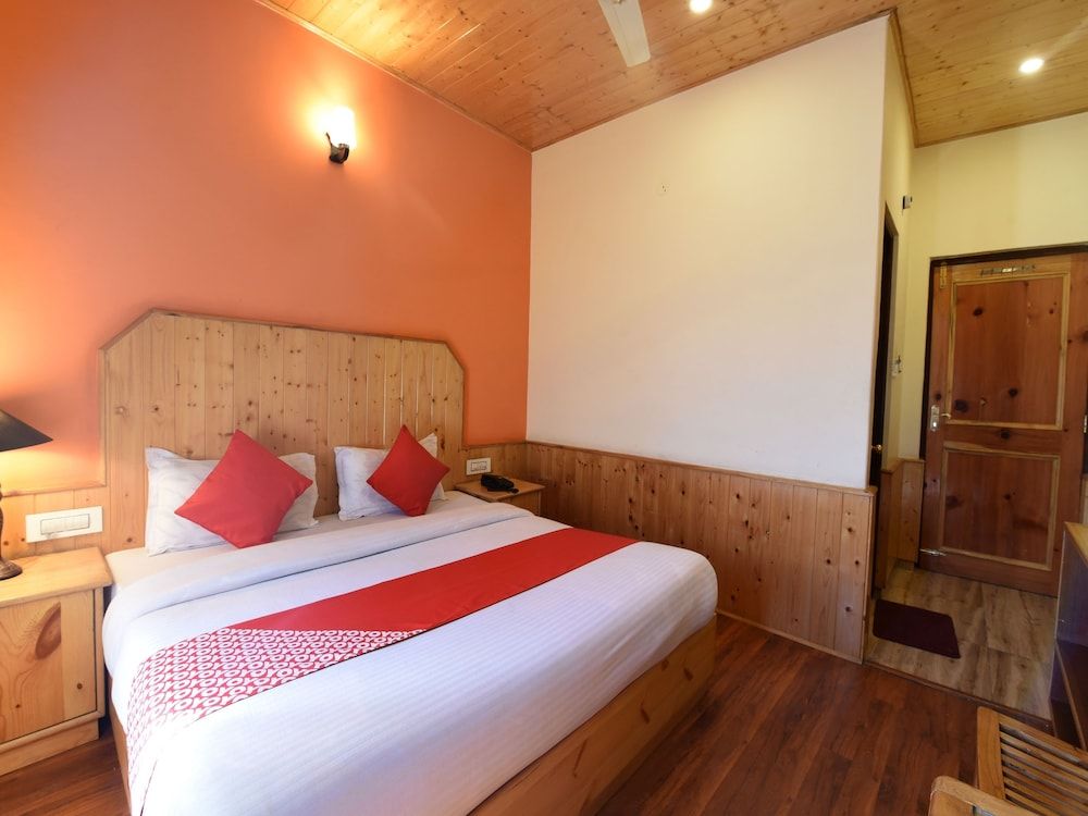 OYO 23604 Parth Regency Standard Room