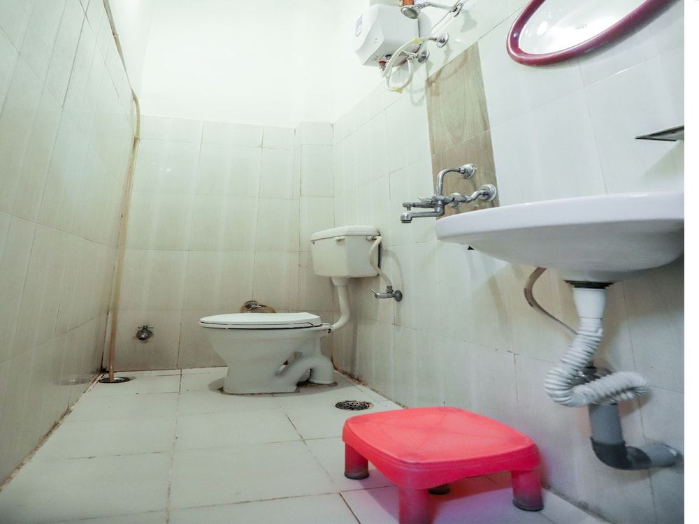 OYO 23604 Parth Regency Standard Room 18