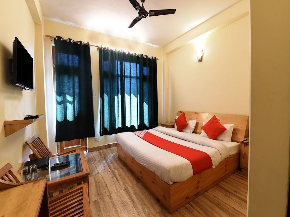 OYO 23604 Parth Regency Standard Room 14