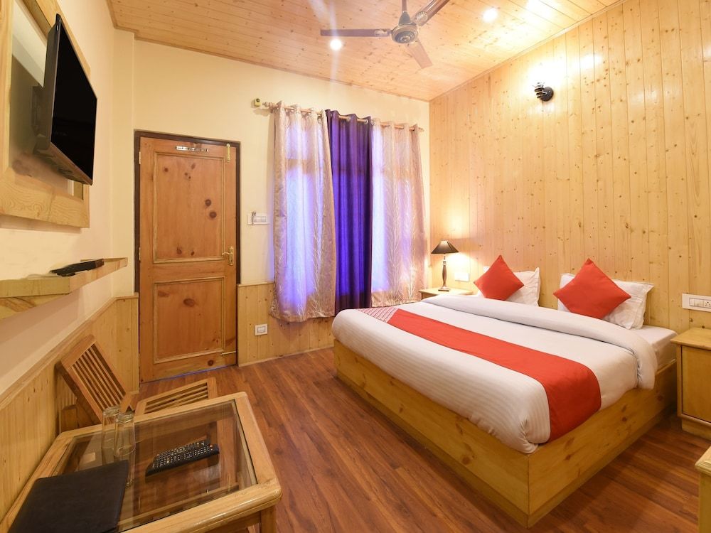 OYO 23604 Parth Regency Standard Room 4