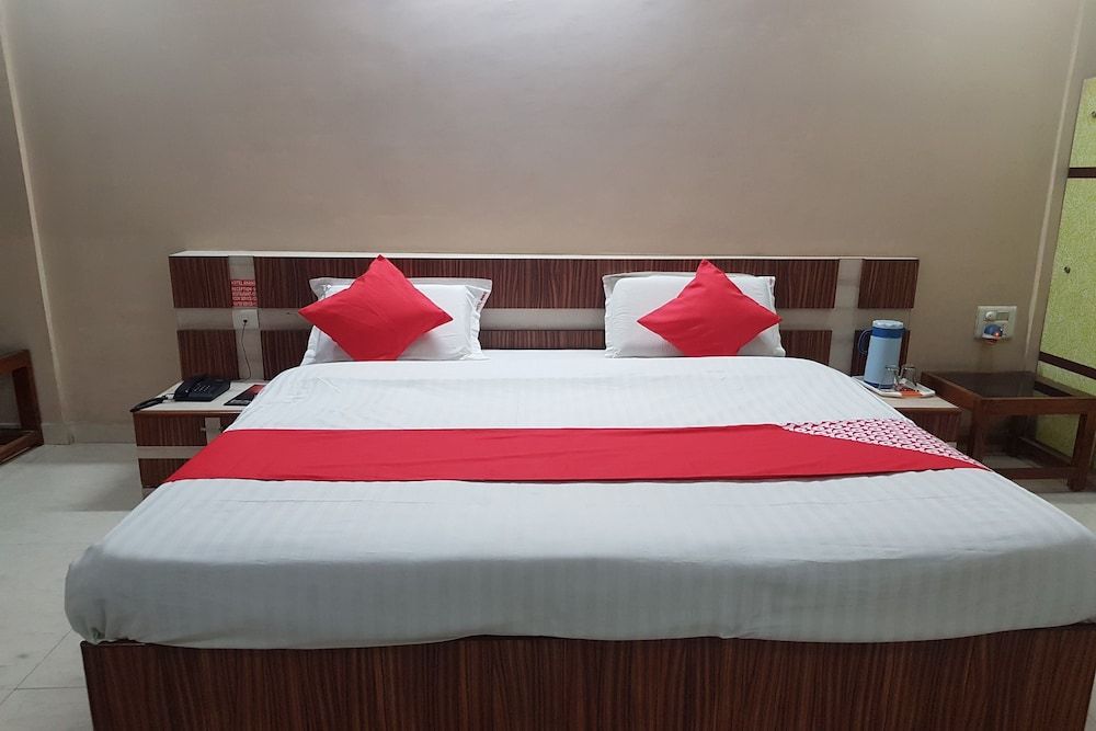 OYO 23649 Hotel Anand Standard Room