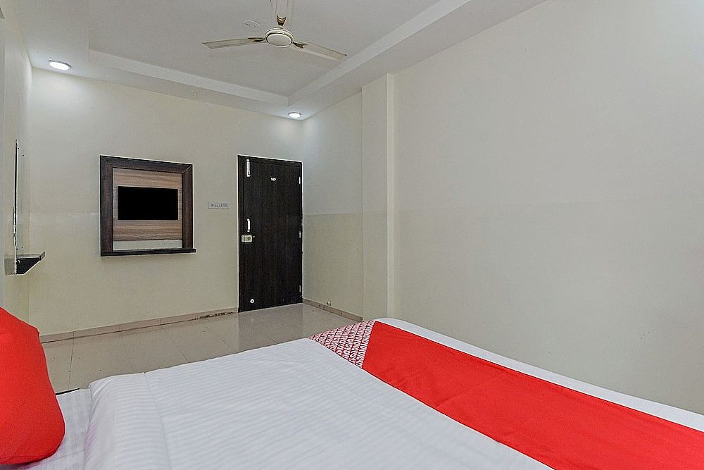 undefined OYO 23697 Hotel Krishna Palace 8