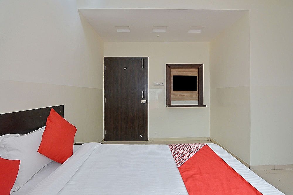 undefined OYO 23697 Hotel Krishna Palace 9