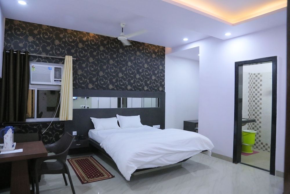 undefined Hotel Saraogi Palace 5