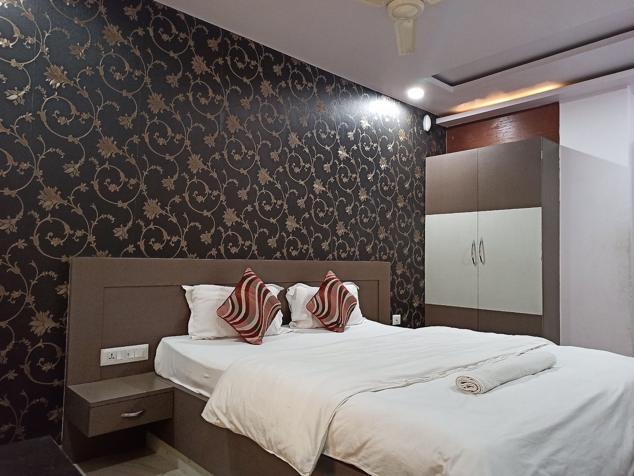 undefined HOTEL SARAOGI PALACE 5