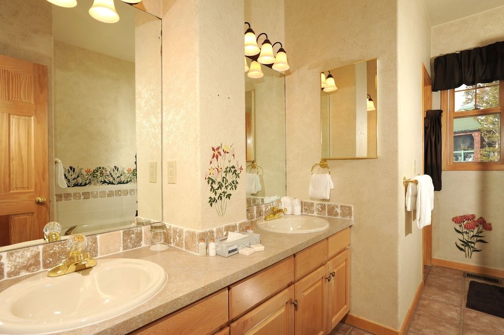 Forest Condominiums by Keystone Resort Townhome, 3 Bedrooms, 2 Bathrooms (Northstar) 4