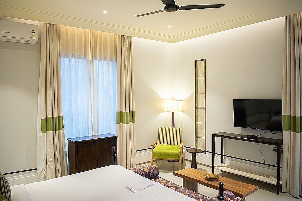 The Sierra - A Luxury Stay Classic Suite 4