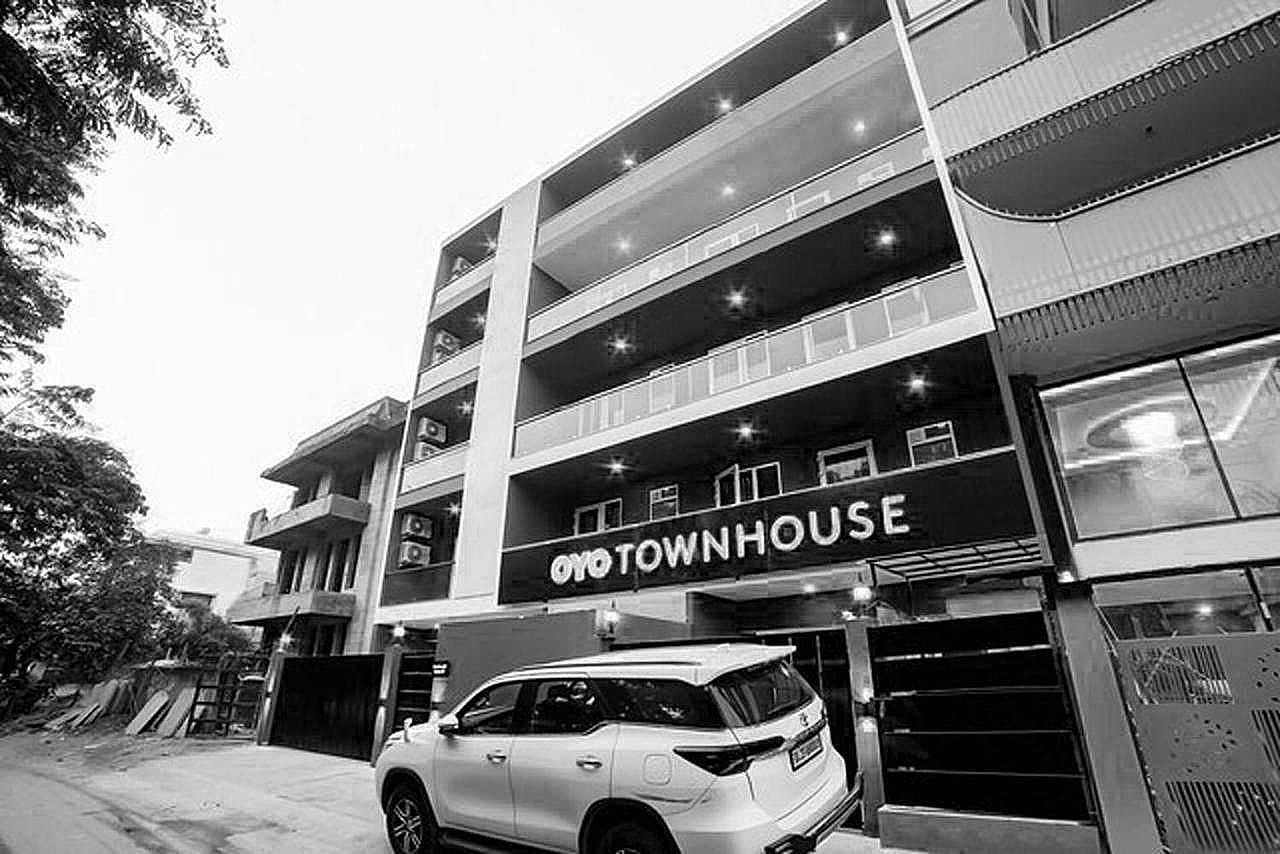 undefined Super Townhouse 557 Near Golf course road 7