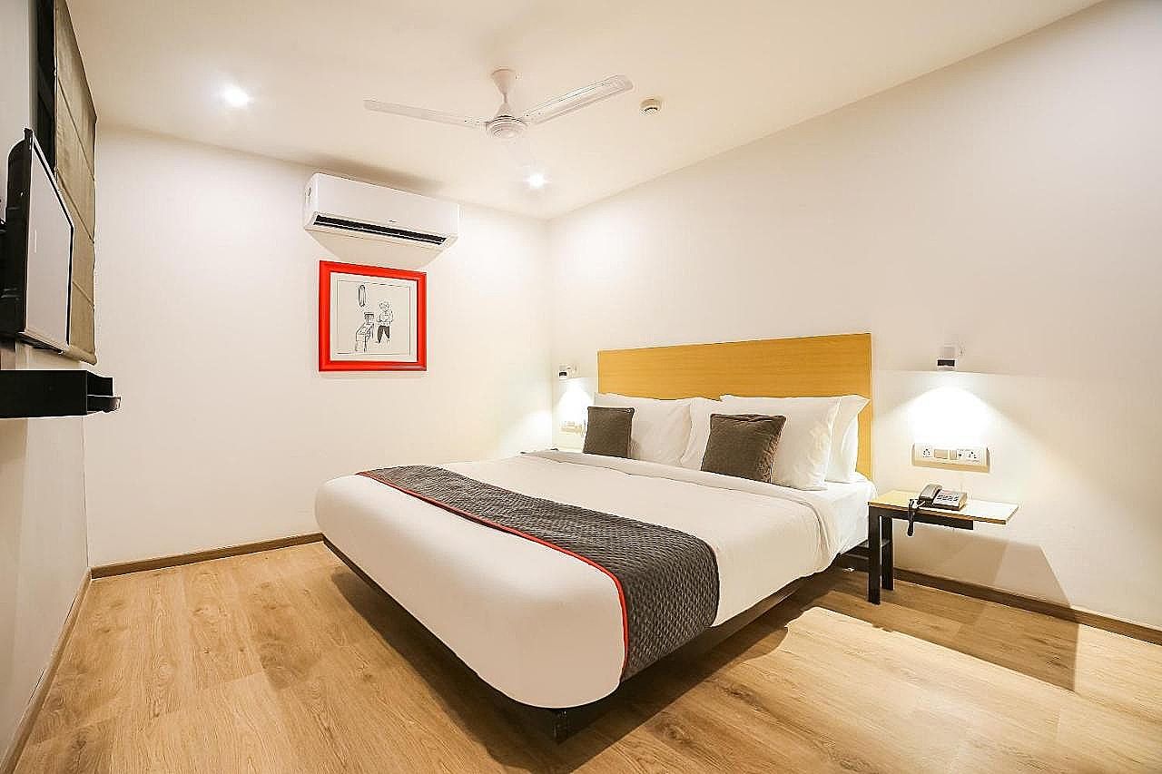 Super Townhouse 557 Near Golf course road Classic Room 3