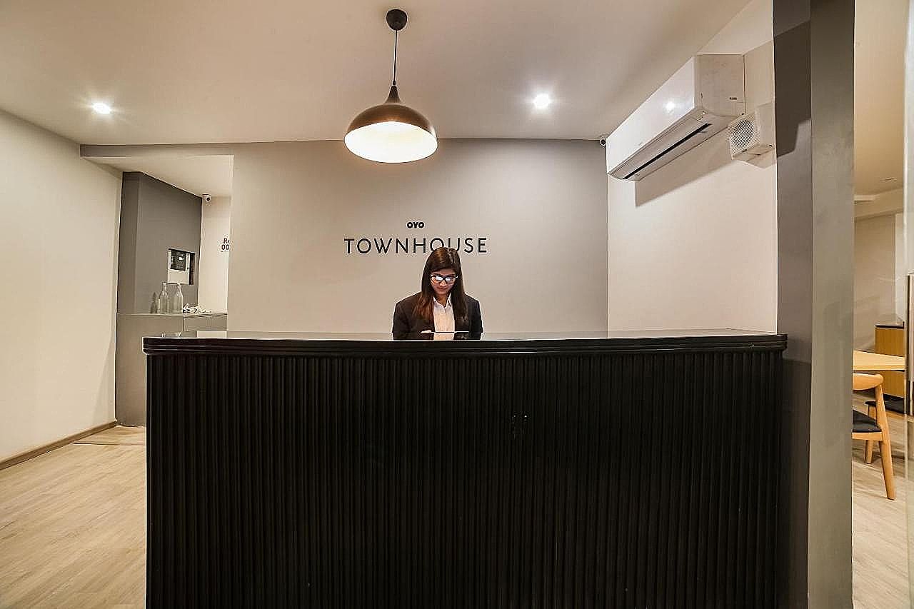 undefined Super Townhouse 557 Near Golf course road 2