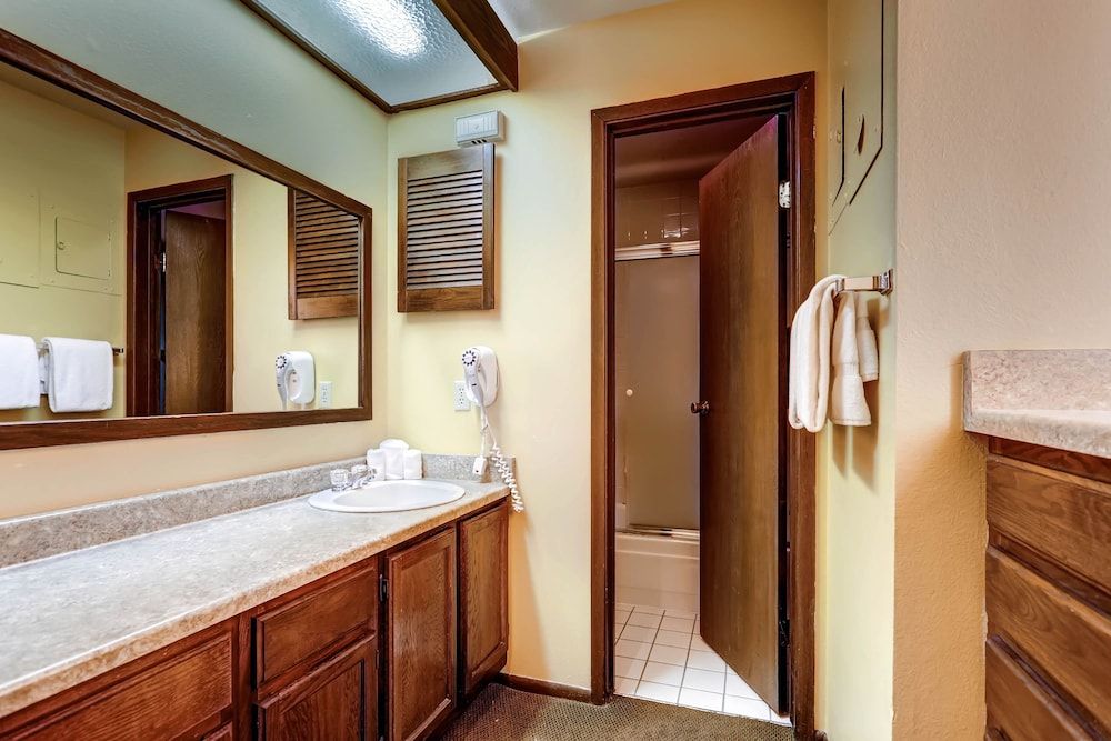 Aspen Ridge Condominiums by Vail Resorts Studio (Condominium) 3