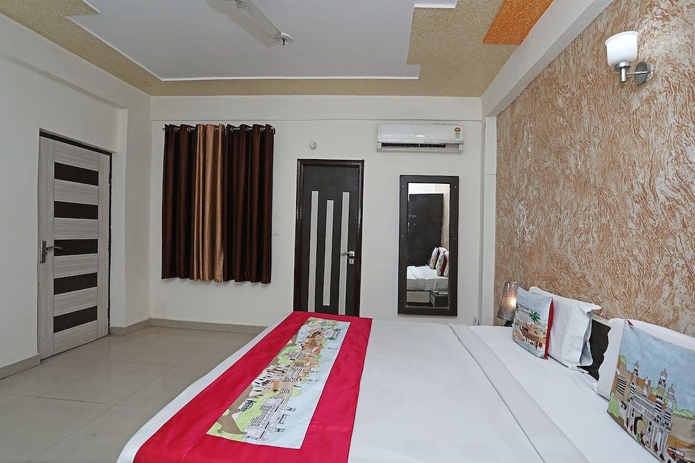 undefined Hotel O SHANTI PALACE 5