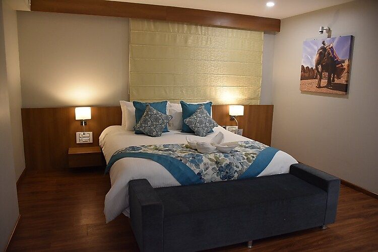 Studio Suite with Work Desk