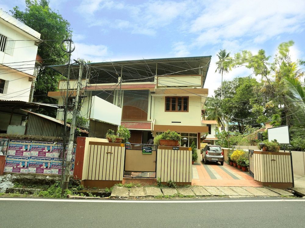 undefined OYO 6216 Royz Destinations 2