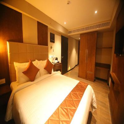 Yash International Hotel Superior Double Room 3