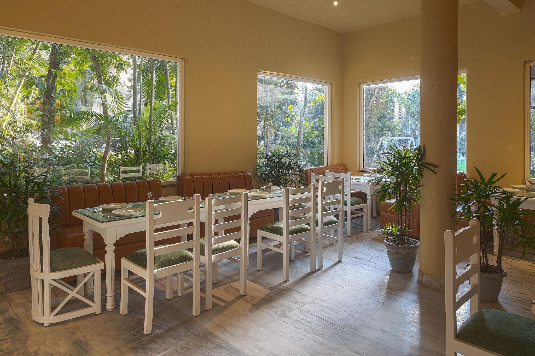 Food & Dining