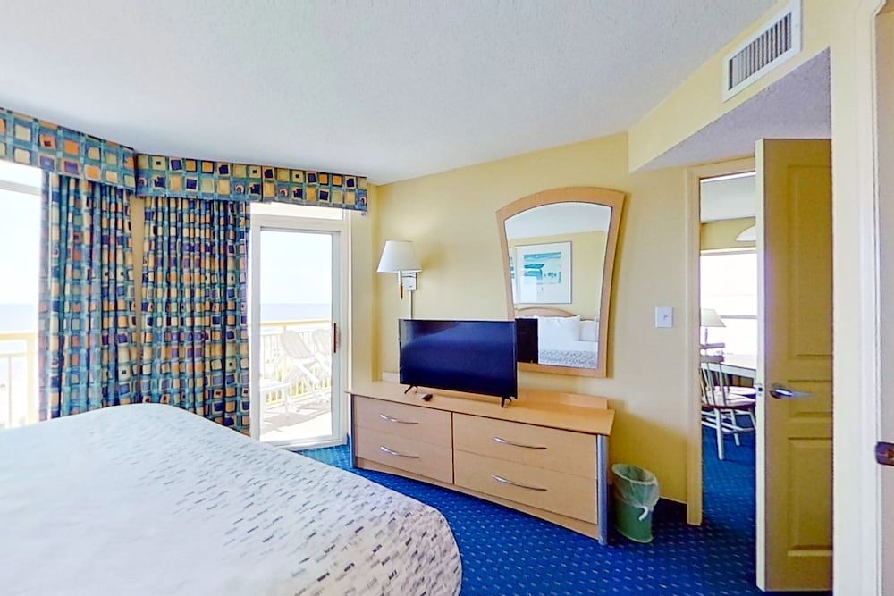 Bay Watch Resort & Conference Center Condo, 2 Bedrooms (Oceanfront) 9