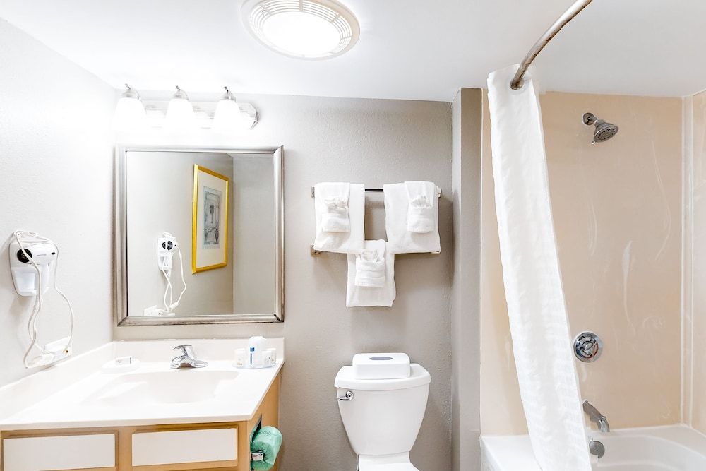 Bay Watch Resort & Conference Center Condo, 2 Bedrooms (Oceanfront) 11