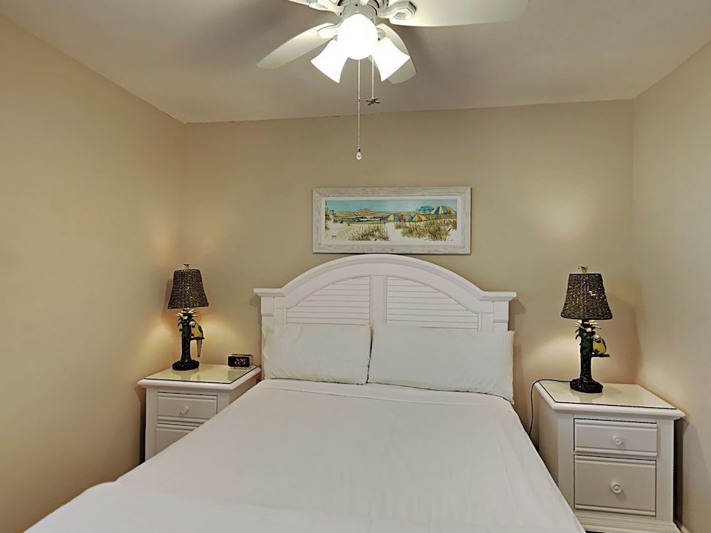 Condo, 1 Queen Bed with Sofa bed, Balcony, Ocean View (#712 East - No Pets Allowed)