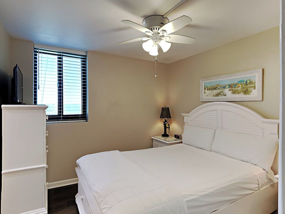 Condo, 1 Queen Bed with Sofa bed, Balcony, Ocean View (#712 East - No Pets Allowed)