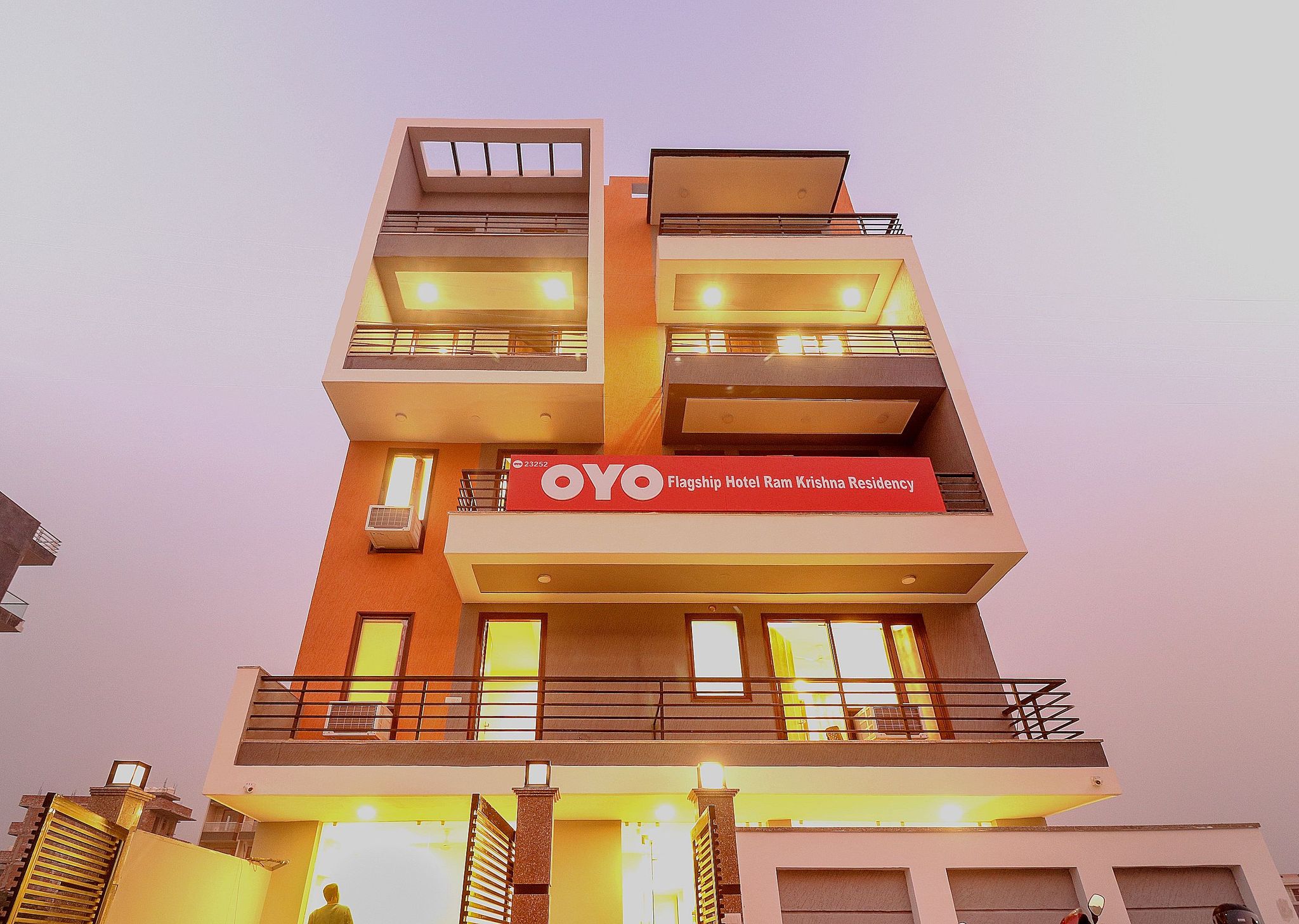 undefined Hotel O Comfort Residency Near Artemis Hospital 3