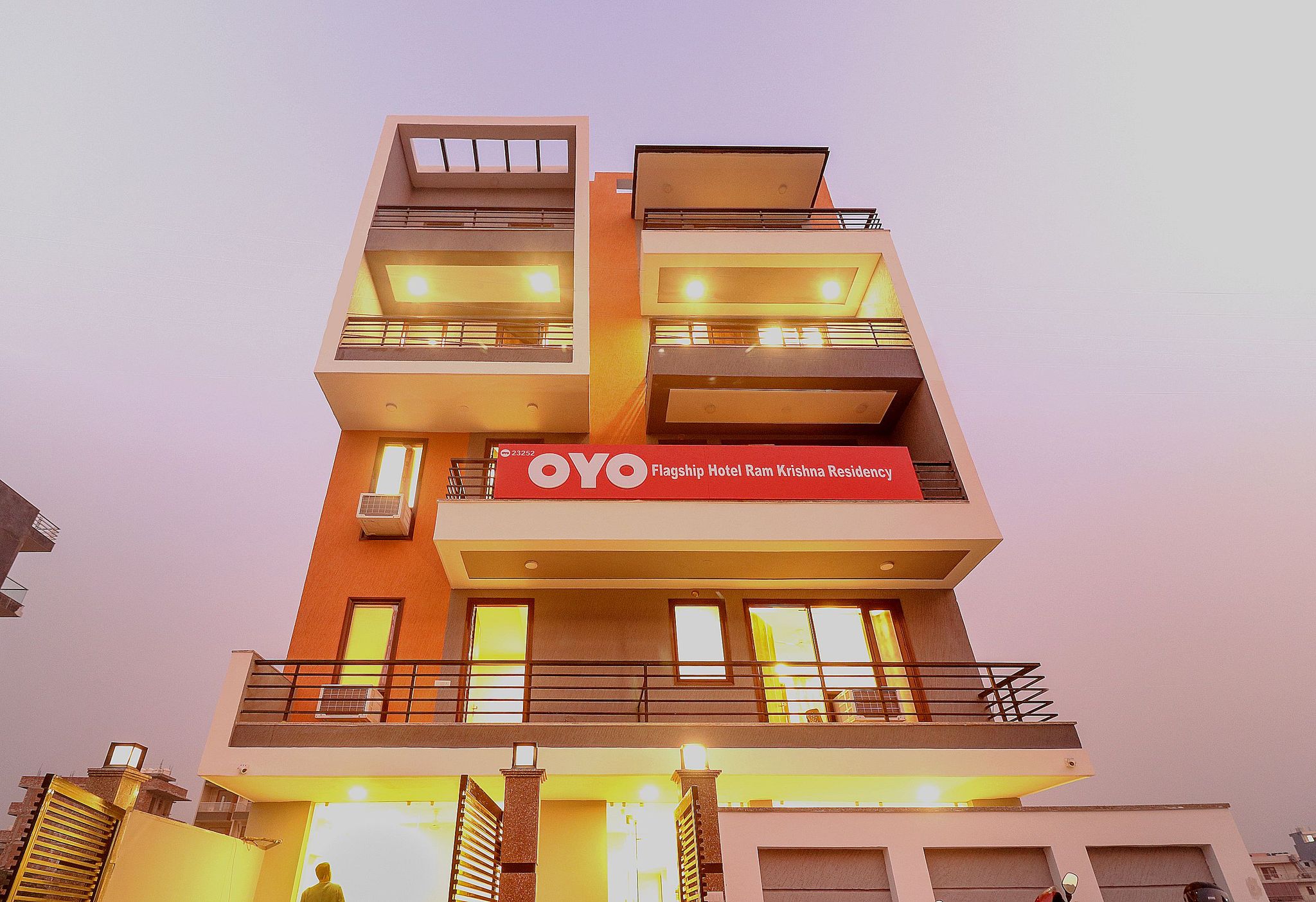 undefined Hotel O Comfort Residency Near Artemis Hospital