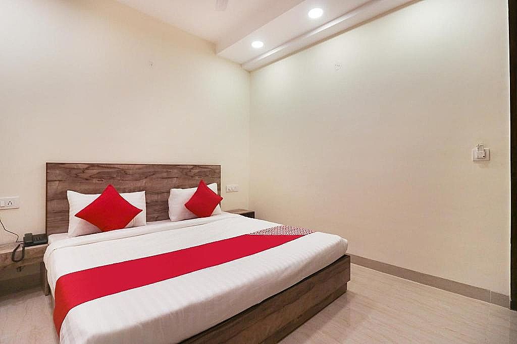 undefined Hotel O Comfort Residency Near Artemis Hospital 7