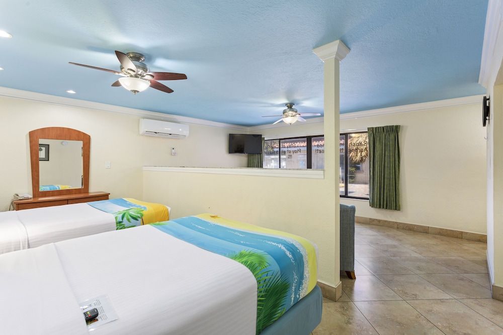 Superior Efficiency Suite: 2 Double Beds in 1 Bedroom and 1 Sleeper Sofa